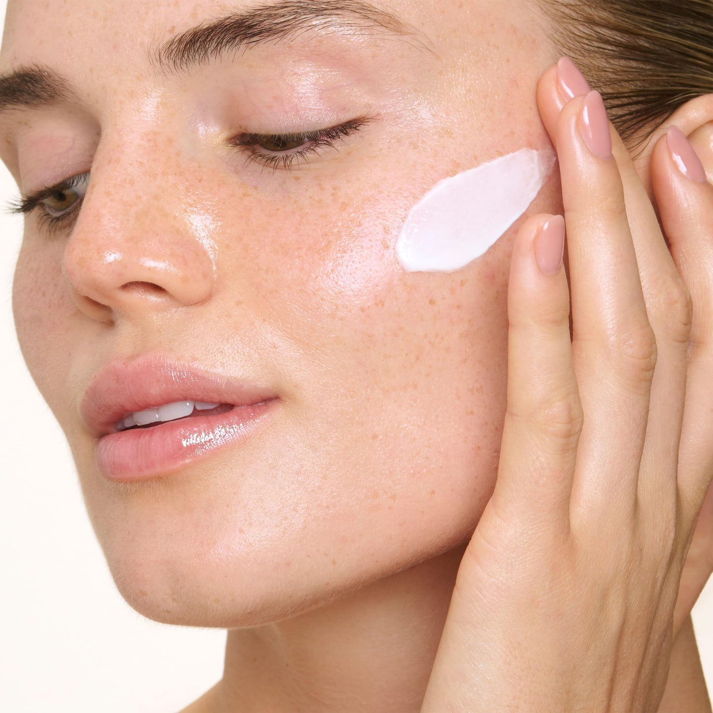 Clarins NEW Extra-Firming Night Moisturizer | Firming and Renewing Anti Aging Night Cream | Contains Collagen Polypeptide, Avocado Peptides & Niacinamide | Refillable | All Skin Types | 1.7 Ounces