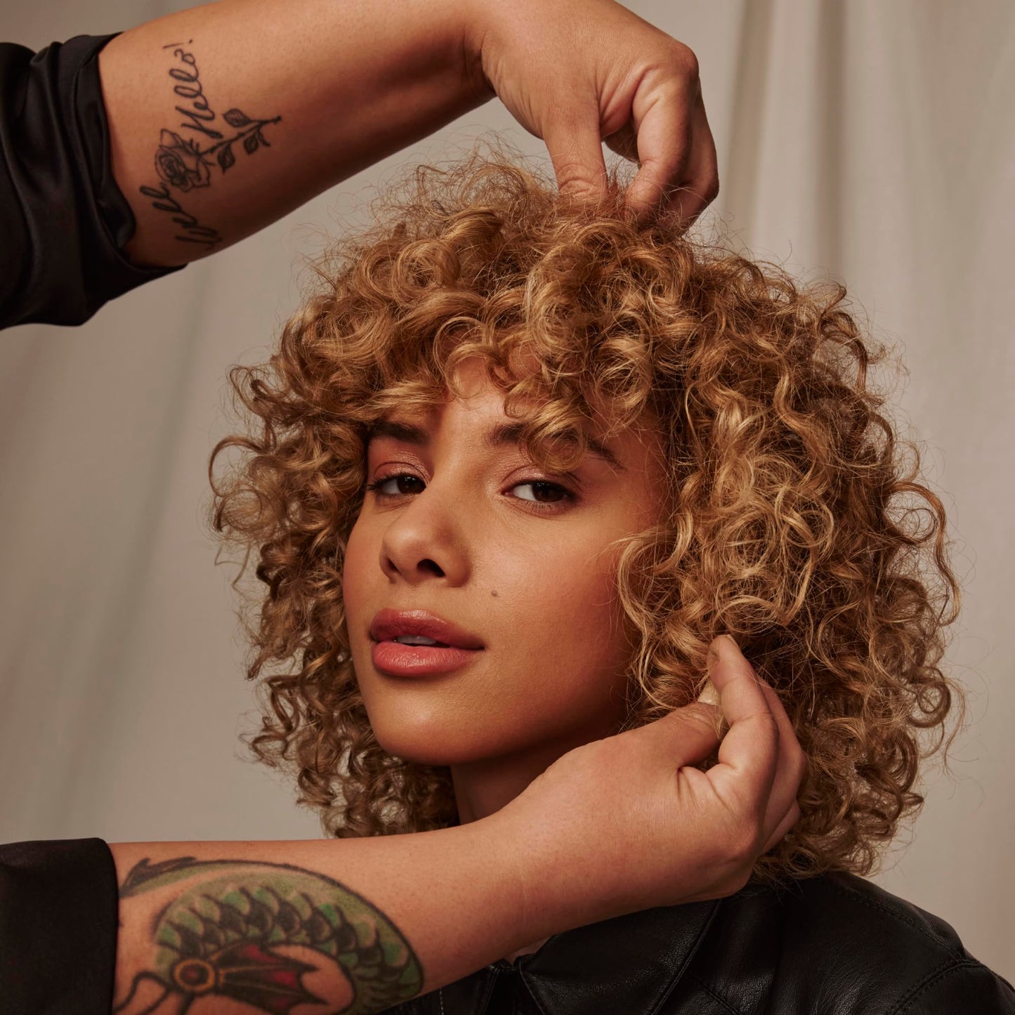 Bumble and bumble. Curl Reactivator Hair Mist | For Revived + Re-moisturized Coils, Curls, Waves | Anti Frizz | UV Protection| With Jojoba, Avocado + Coconut Oil