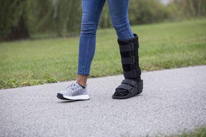 United Ortho 12105 Standard Air Walking Boot, Medium