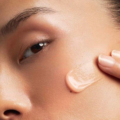 Clarins Beauty Flash Balm | 3-In-1 Hydrating 10-Minute Face Mask, Make-Up Primer, or Quick Pick Me Up Radiance Booster | Moisturizes, Brightens and Visibly Tightens | Non-Oily and Non-Comedogenic