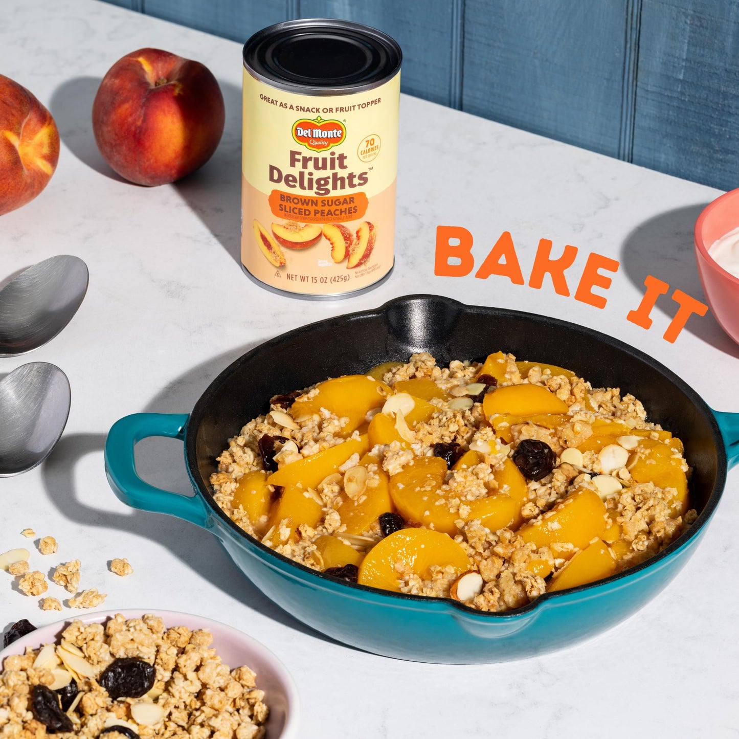 Del Monte Fruit Delights Sliced Peaches in Brown Sugar Extra Light Syrup, 15 oz. Cans, 12 Pack