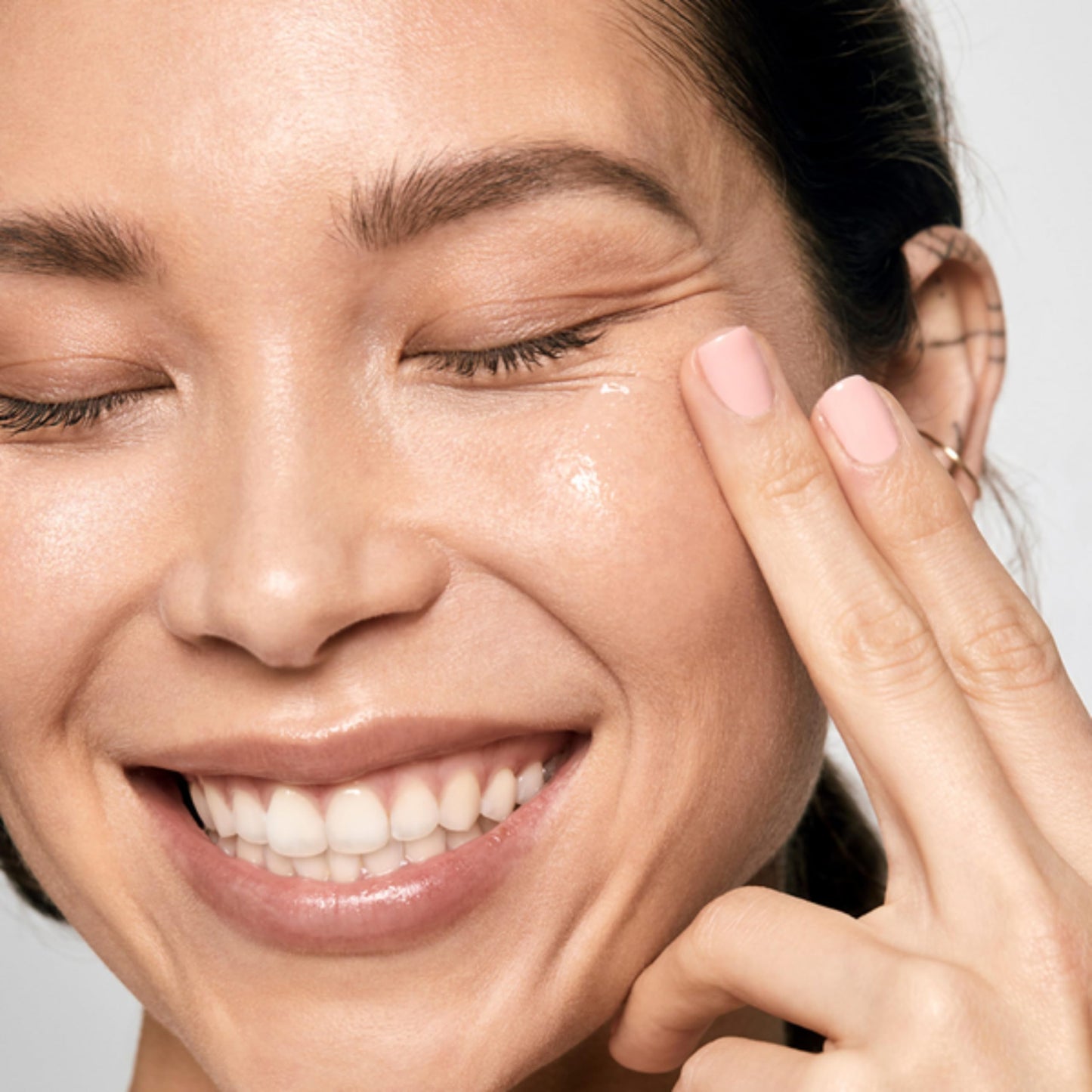 Nu Skin Nutricentials Vitamin C + Collagen Pump - Powerful Skin Serum | Hydration, and Luminous Complexion | Vegan Collagen, Fine Line Reduction Skin Care (1 fl oz)