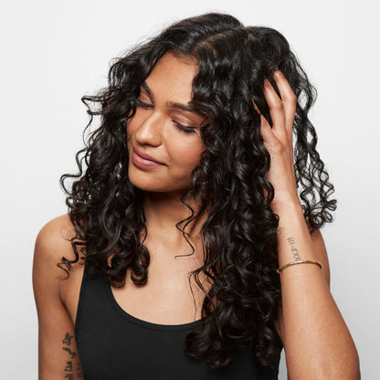Bumble and bumble. Creme De Coco Shampoo | Provides Rich Moisture and Shine | Reduces Frizz | With Coconut Kukui Nut Murumuru Butter | For Dry Medium to Thick Curly, Wavy, Straight Hair