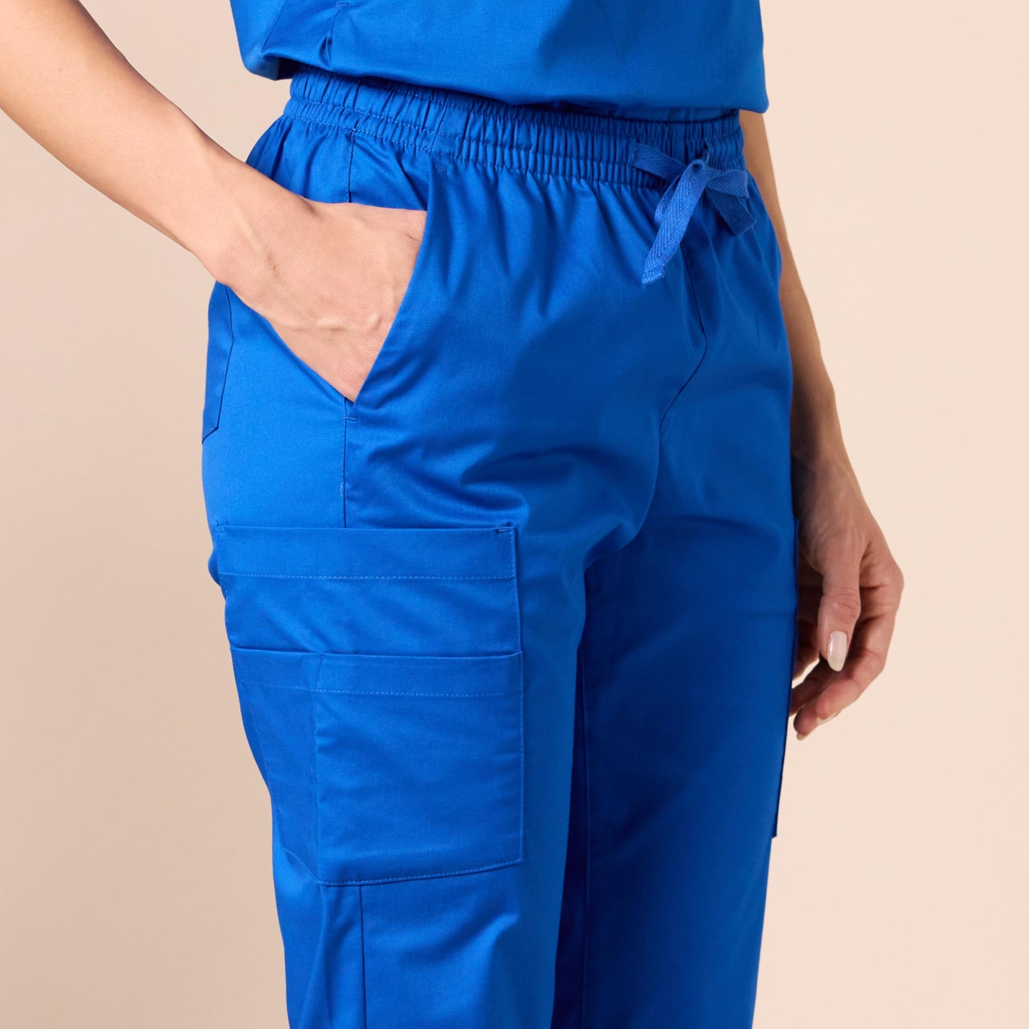 Amazon Essentials Women's Quick-Dry Stretch Scrub Pants (Available in Plus Size)