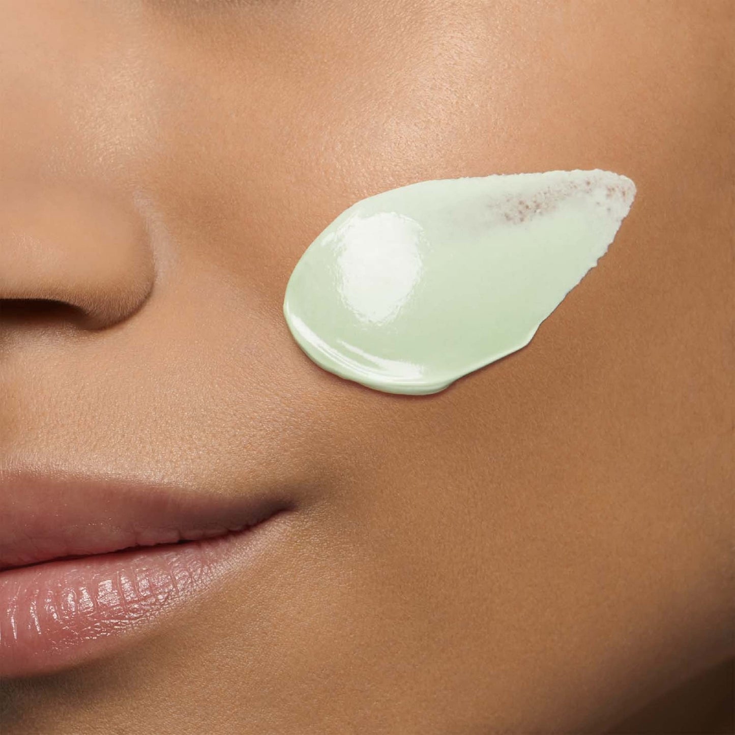 Clarins SOS Pure Rebalancing Clay Mask | Matte, Clean and More Beautiful Skin 10 Minutes After Application* | Purifies, Minimizes Shine and Visibly Tightens Pores | Oily To Combination Skin Types