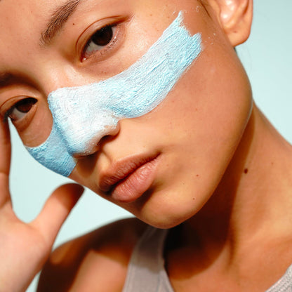FRÉ Exfoliating Acne Face Mask – Clarifying & exfoliating mask, Formulated with kaolin clay, Dead Sea Salt, & lactic and salicylic acids, Smoothes skin texture in minutes