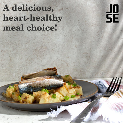 Canned Spiced Small Mackerel in Olive Oil by Jose Gourmet, Wild Caught Portuguese Mackerel, Tinned Fish in Olive Oil, High Protein Sustainable Seafood Snacks, Omega 3, Fair Trade, 120g Can
