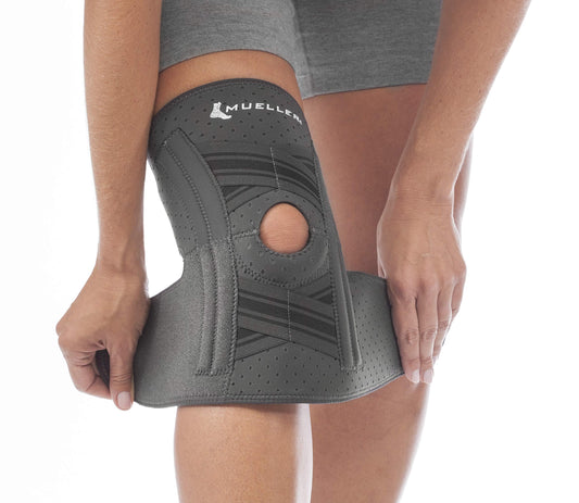 Mueller Sports Medicine Comfort Plus Self Adjusting Knee Stabilizer, Knee Pain Relief Support for Men and Women, Ideal for Arthritis, Sprains, Black,