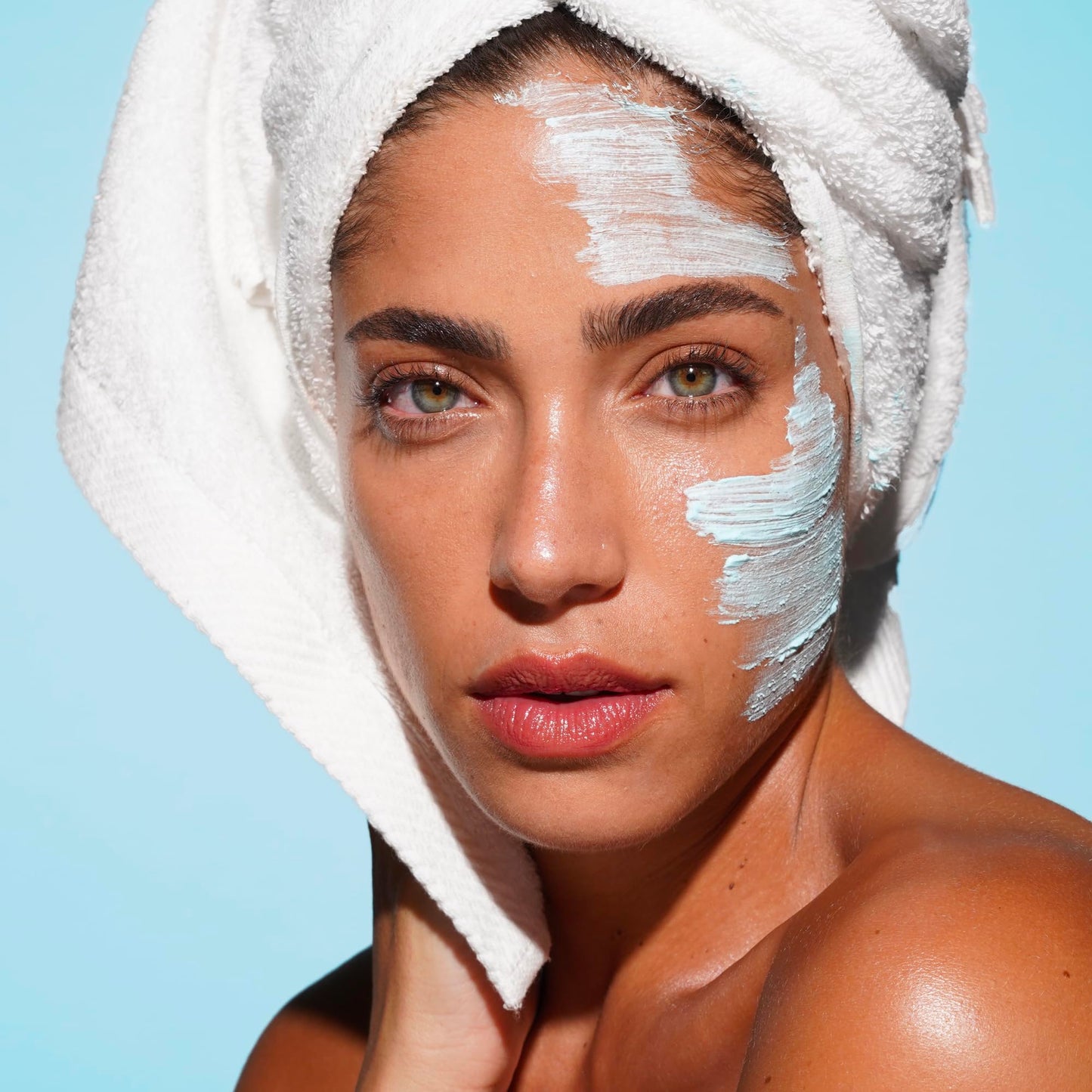 FRÉ Exfoliating Acne Face Mask – Clarifying & exfoliating mask, Formulated with kaolin clay, Dead Sea Salt, & lactic and salicylic acids, Smoothes skin texture in minutes