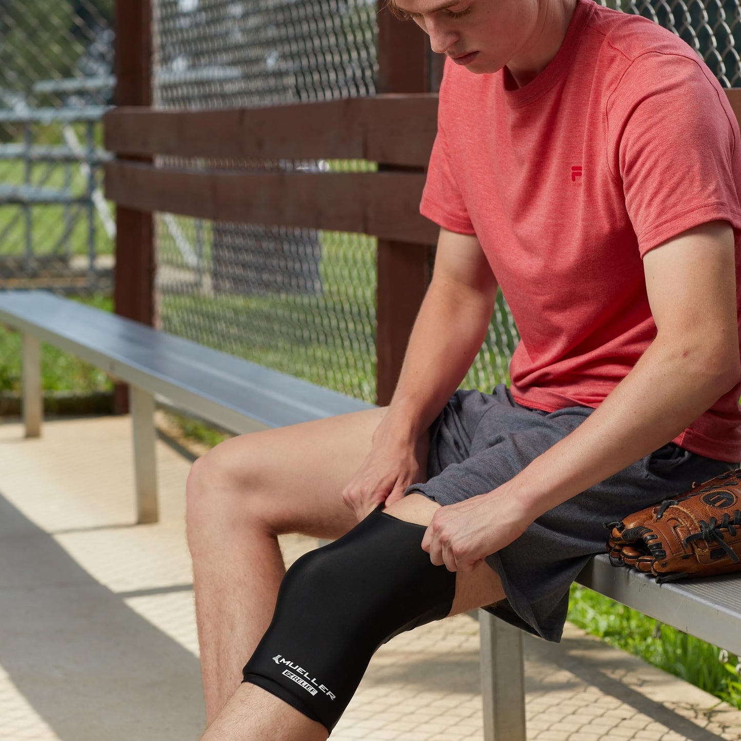 MUELLER Sports Medicine EZ Relief Compression Sleeve for Men and Women, Pain Relief Support, Reduces Swelling on Knees, Elbows, Wrists, Ankles, and More, Fits Right or Left, Black, One Size
