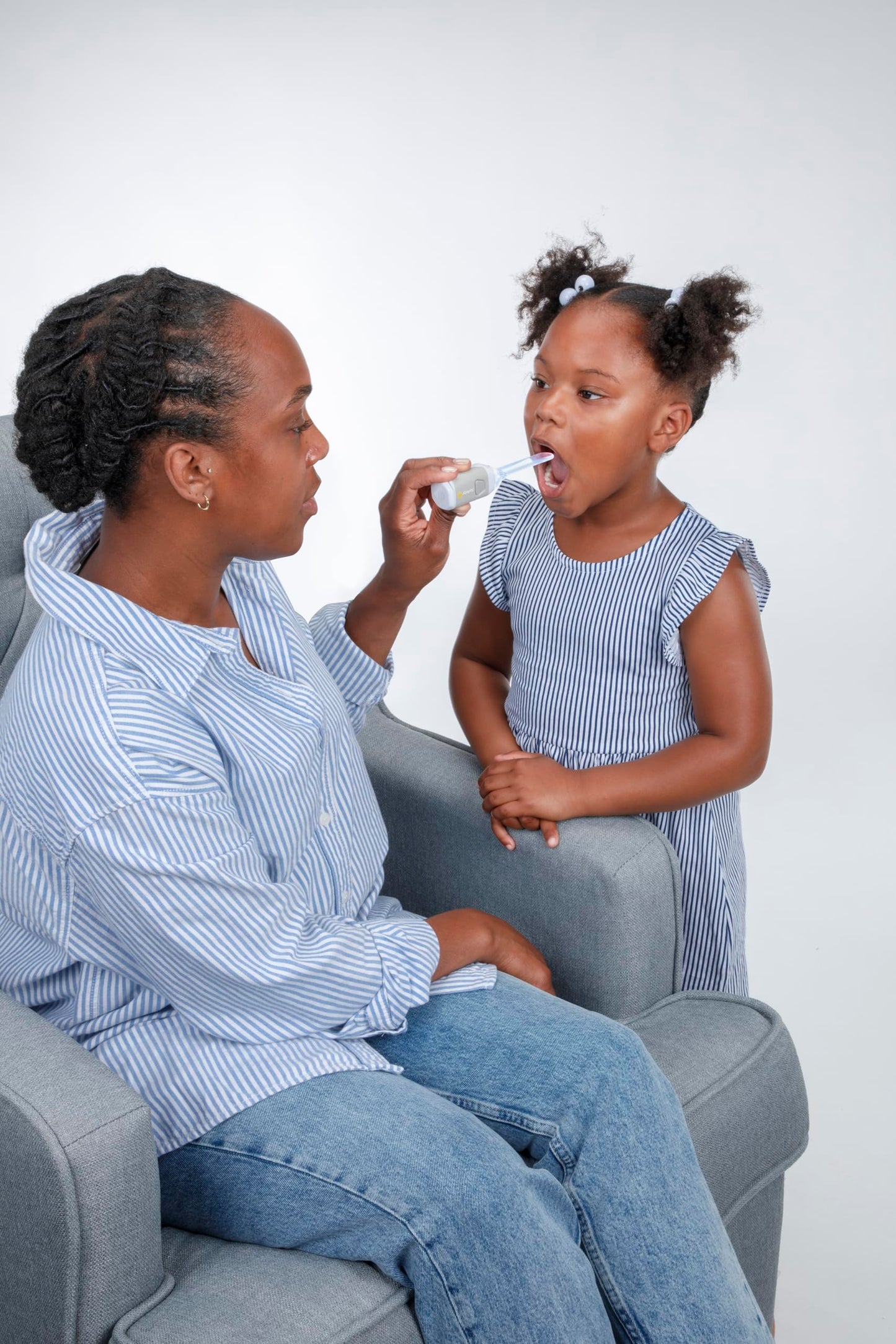 Safety 1st Light Up Tongue Depressor, Illuminates Mouth and Throat to Check for Signs of Irritation, Clear