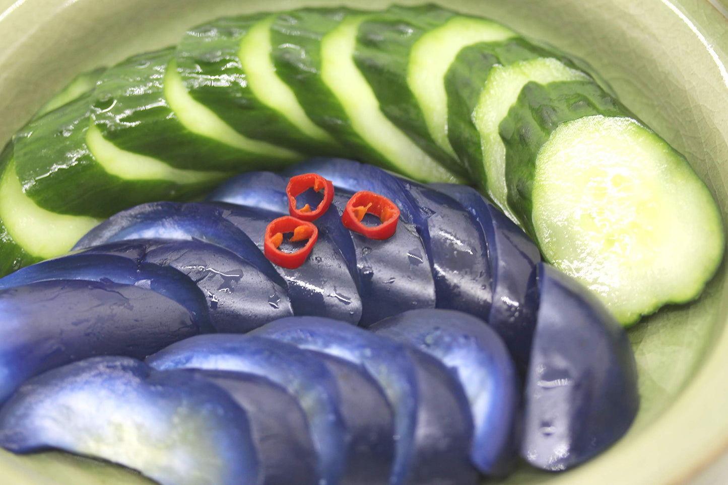 ISESOU Bran Nuka Miso. You can make Japanese pickles by adding cut vegetables (cucumbers, carrots, eggplants, etc.) to the bran miso you made. (Dry bran for replenishment 17.5oz)