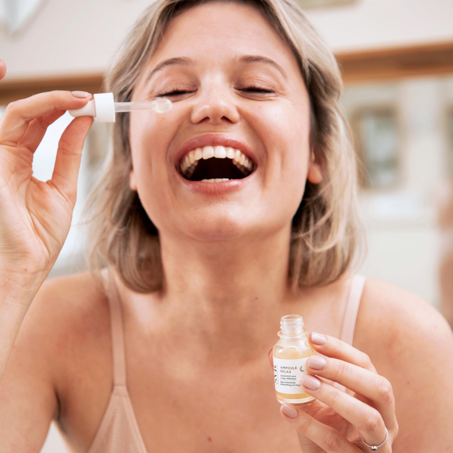SVR Relax Concentrate Under Eye Night Serum That Hydrates, Helps Relax Muscle, Visibly Reduces Apperance Of Bags, Dark Circles, Fine Lines Innovative Metal Applicator 0.5 fl.oz
