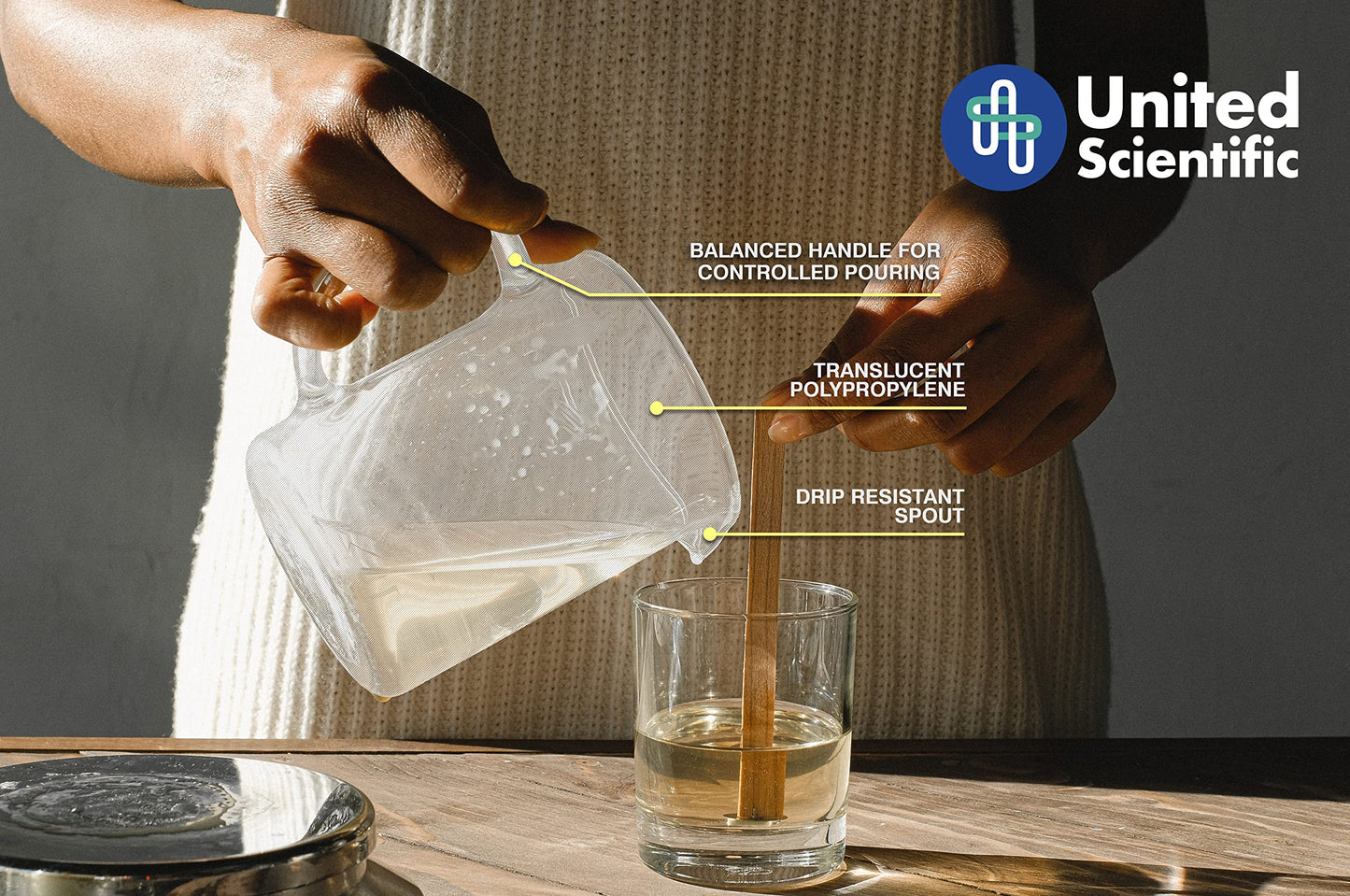 United Scientific™ Polypropylene Pitchers 81124 | Polypropylene Short Form Pitchers | 3000ml Capacity | 100ml Graduations| Beakers with handle spout | 3000ML (Pack of 6)