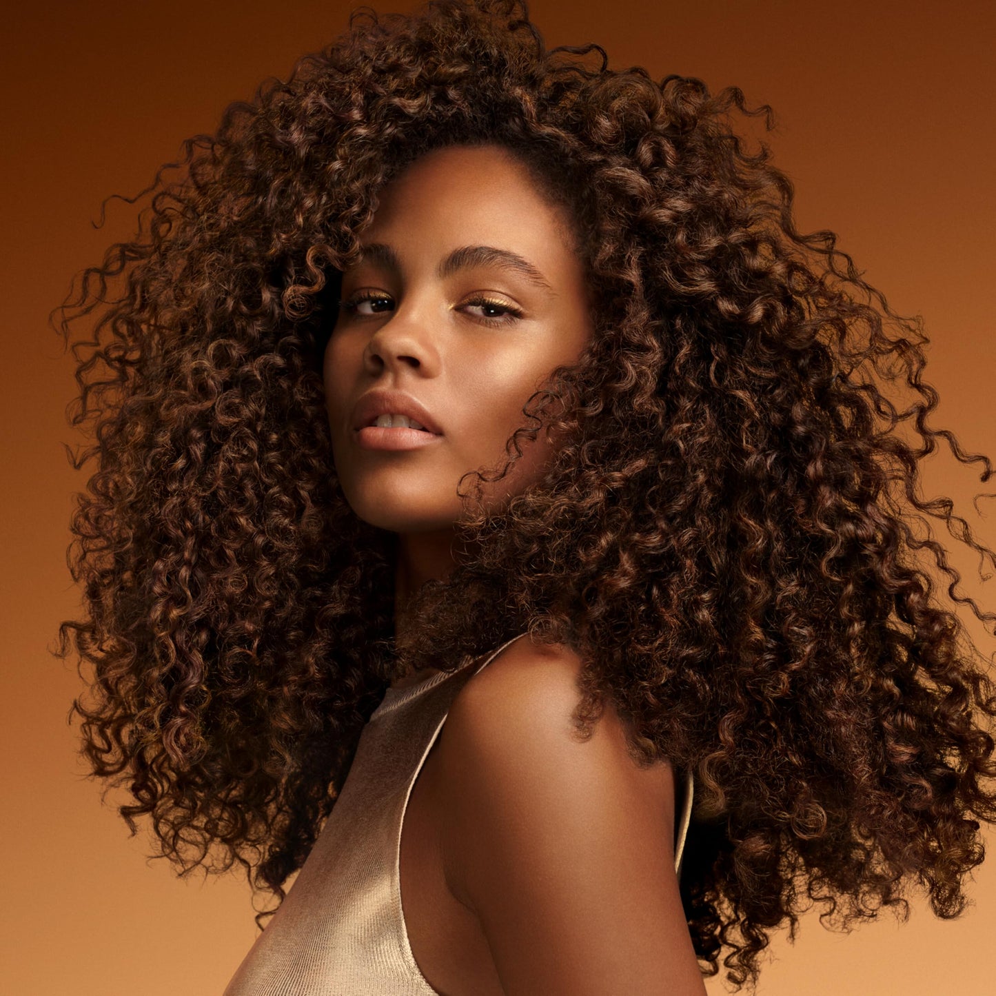 Wella Professionals ULTIMATE SMOOTH Shampoo for Dry, Dull & Frizzy Hair | For Shine & Smoothness | With Squalane & Omega 9 | Color Safe