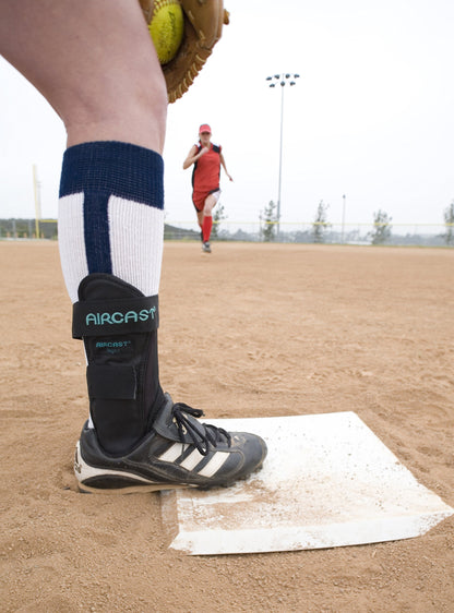 Aircast AirSport Ankle Brace-Medium-Right