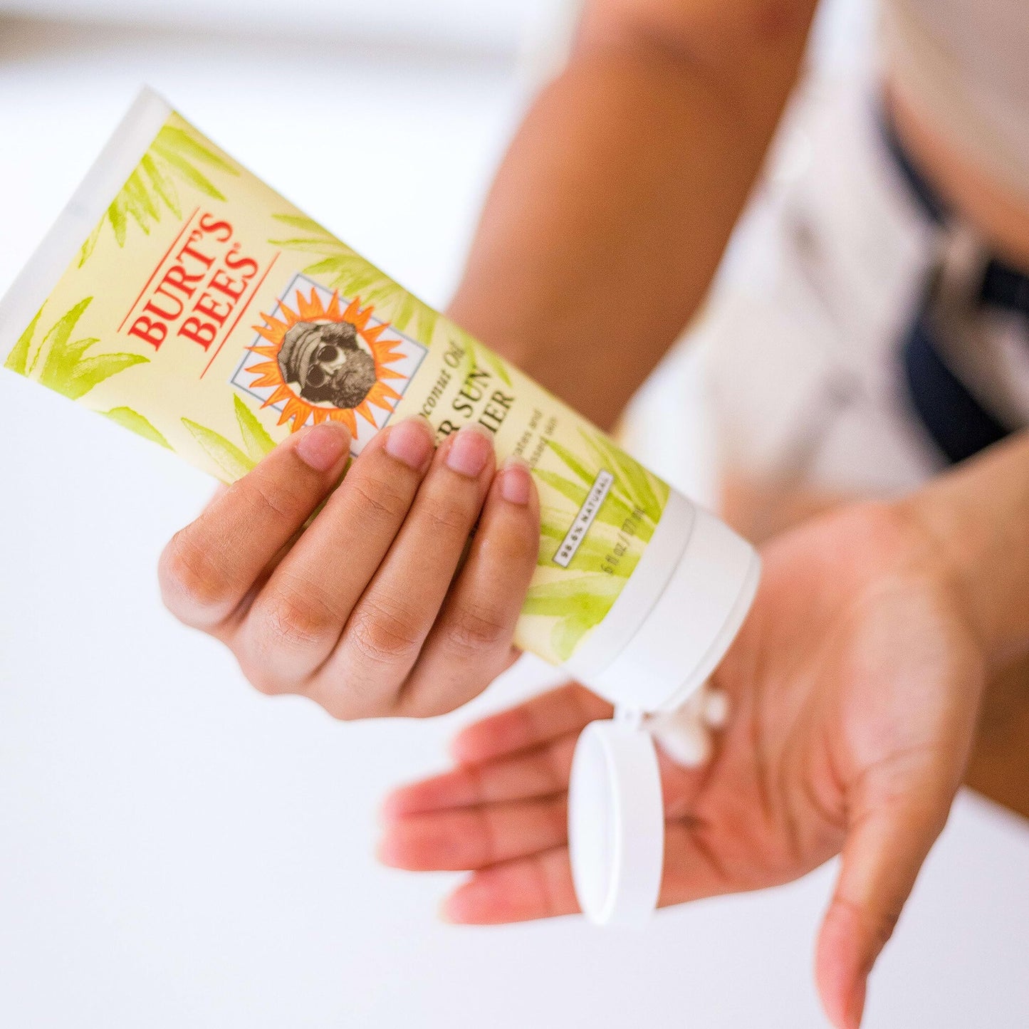 Burt's Bees Mothers Day Gifts, After Sun Lotion with Hydrating Aloe Vera & Coconut Oil - Summer Essentials, Sunburn Relief, Natural After Sun Soother, 6 oz
