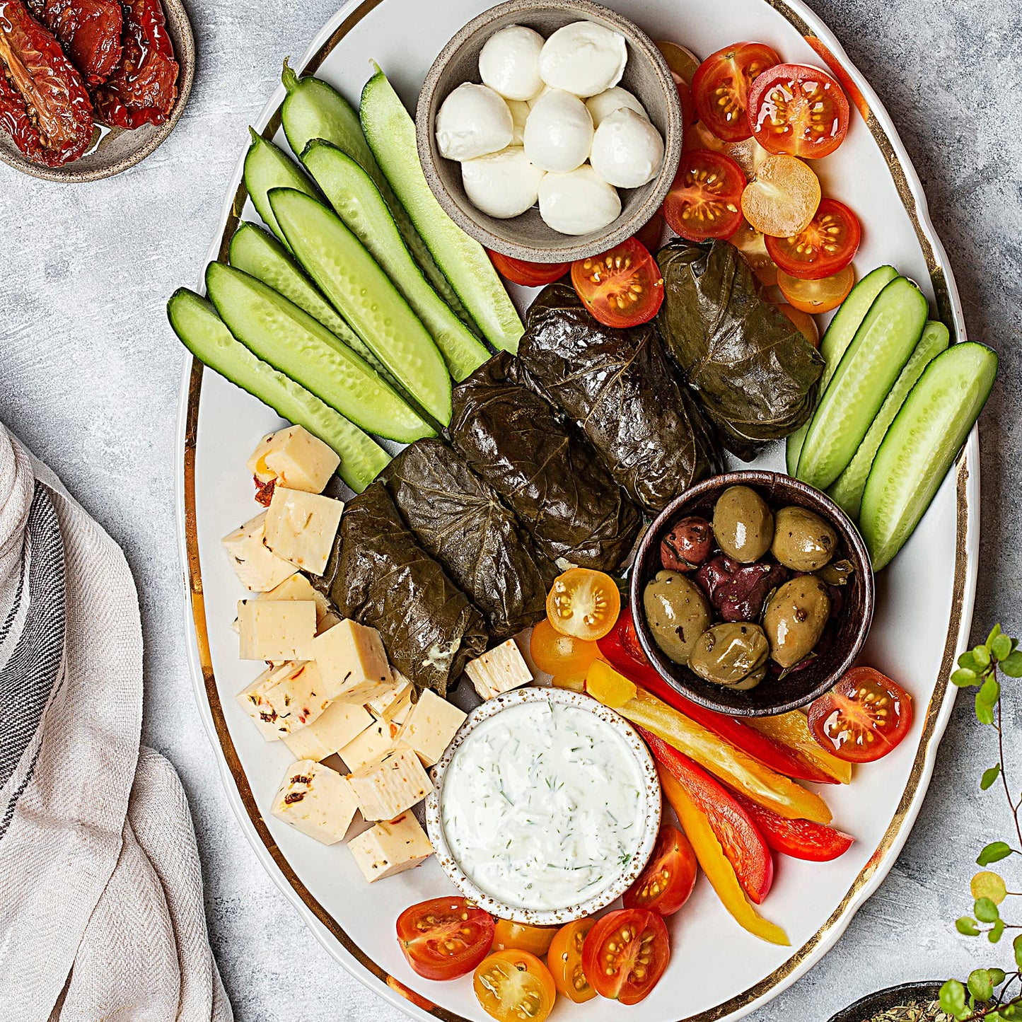 Kontos Dolmas Stuffed Grape Leaves with Rice • Bulk 4lbs•60 Dolmades Per Can-(Perfect appetizers on a Mezze Platter-Charcuterie Board-w/ hummus, tzatziki sauce or dip)-Ready To Eat-Kosher-Vegan Snacks On The Go